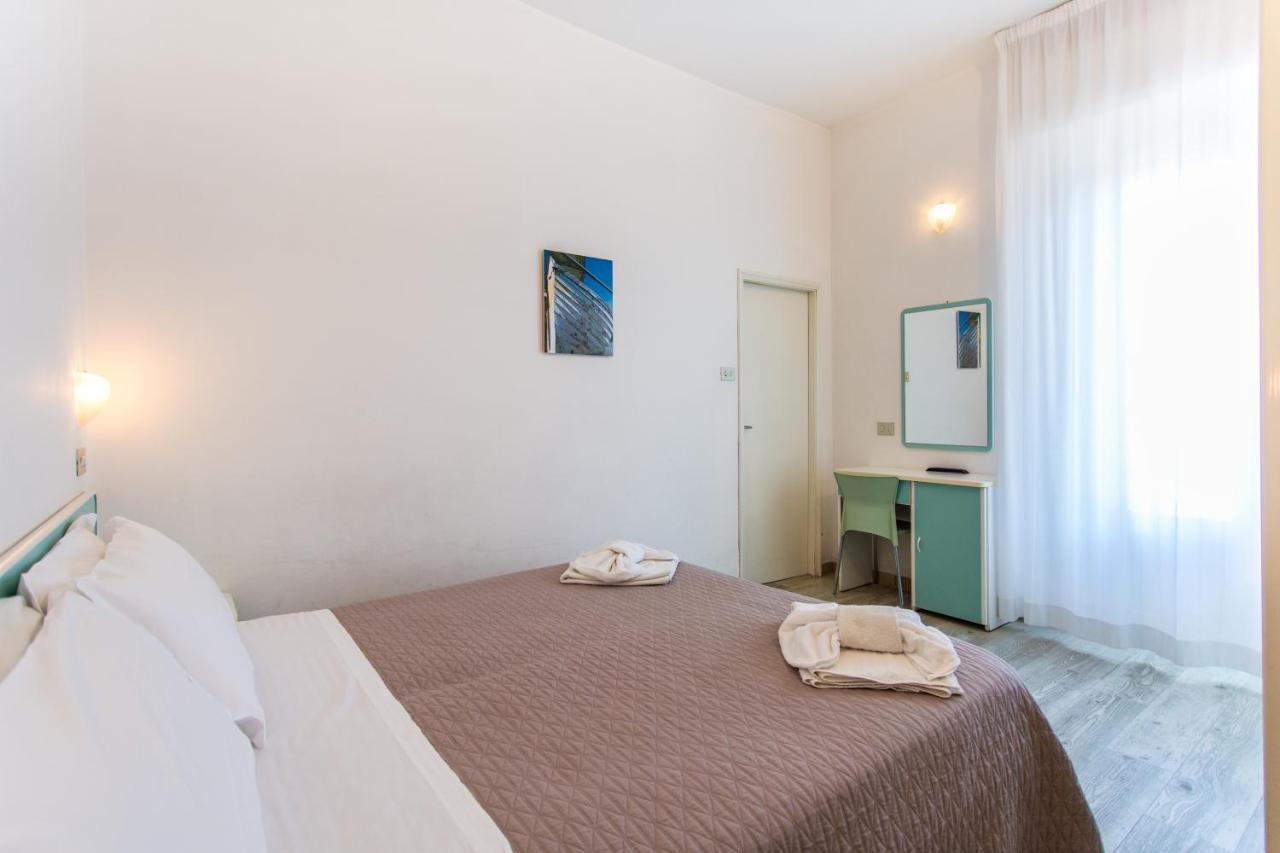 Hotel Savana 里米尼 外观 照片